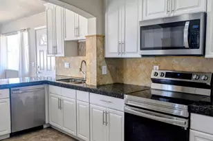 1016 W Manhatton Dr, Tempe, AZ 85282 - Photo 5