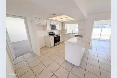 13138 W Sierra Vista Drive, Glendale, AZ 85307 - Photo 9