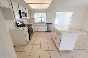 13138 W Sierra Vista Dr, Glendale, AZ 85307 - Photo 11