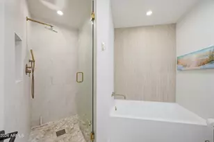 5104 N 32nd St, Phoenix, AZ 85018 - Photo 9