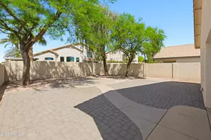 490 S Catalina St, Gilbert, AZ 85233 - Photo 33