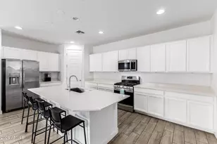 1631 W Paseo Way, Phoenix, AZ 85041 - Photo 5