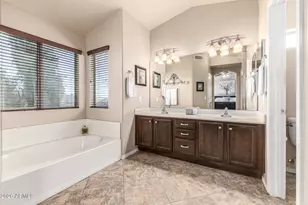 8251 W Eugie Ave, Peoria, AZ 85381 - Photo 25