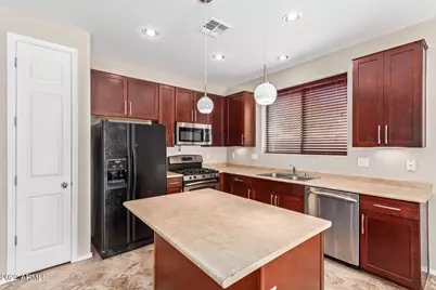 15465 W Glenrosa Avenue, Goodyear, AZ 85395 - Photo 9