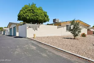 10526 W Highwood Ln, Sun City, AZ 85373 - Photo 33