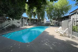 749 E Montebello Ave, Phoenix, AZ 85014 - Photo 9