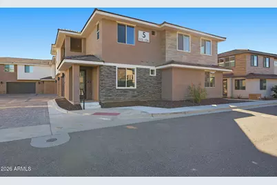 2121 W Sonoran Desert Drive #113, Phoenix, AZ 85085 - Photo 1