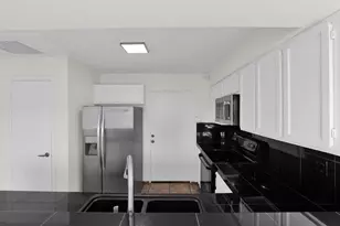 1124 E Rose Ln, Phoenix, AZ 85014 - Photo 9