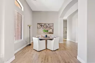 549 E Mountain Sage Dr, Phoenix, AZ 85048 - Photo 9