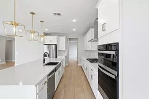18464 W Loma Ln, Waddell, AZ 85355 - Photo 5