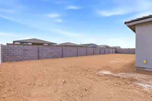 18464 W Loma Ln, Waddell, AZ 85355 - Photo 33