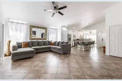 2327 S 65th Lane, Phoenix, AZ 85043 - Photo 9