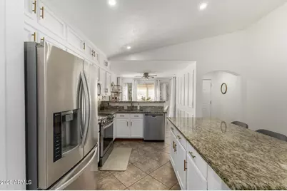 2327 S 65th Lane, Phoenix, AZ 85043 - Photo 15