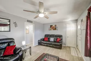 1652 W 2nd St, Mesa, AZ 85201 - Photo 9