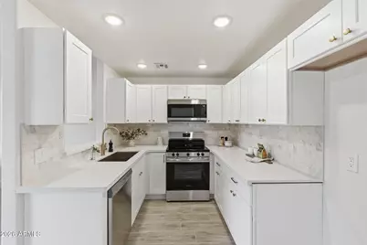 13415 N 20th Street #8, Phoenix, AZ 85022 - Photo 11