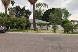 323 E Rose Ln, Phoenix, AZ 85012 - Photo 1