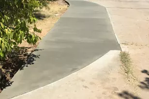 323 E Rose Ln, Phoenix, AZ 85012 - Photo 17