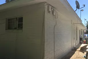 323 E Rose Ln, Phoenix, AZ 85012 - Photo 11