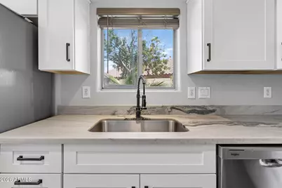 2208 S Peppertree Court, Gilbert, AZ 85295 - Photo 19