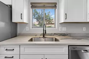 2208 S Peppertree Ct, Gilbert, AZ 85295 - Photo 19