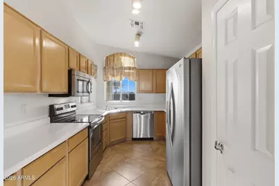 17985 N Coyote Lakes Parkway, Surprise, AZ 85378 - Photo 7