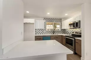 8761 W Meadow Dr, Peoria, AZ 85382 - Photo 7