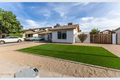 8761 W Meadow Drive, Peoria, AZ 85382 - Photo 29