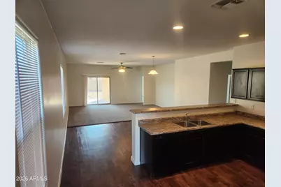 8141 W Encinas Lane, Phoenix, AZ 85043 - Photo 3