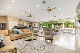 5402 E Laurel Ln, Scottsdale, AZ 85254 - Photo 9