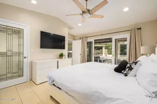 5402 E Laurel Ln, Scottsdale, AZ 85254 - Photo 17