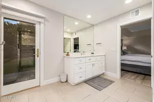 5402 E Laurel Ln, Scottsdale, AZ 85254 - Photo 13