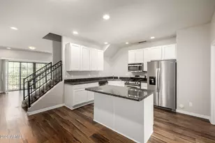 3446 E Avalon Dr, Phoenix, AZ 85018 - Photo 13