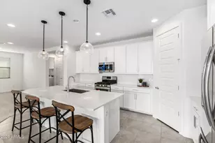 18764 W Canterbury Dr, Surprise, AZ 85388 - Photo 11