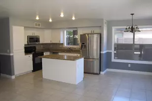 2315 S Peppertree Dr, Gilbert, AZ 85295 - Photo 5