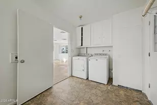 10338 W Caron Dr, Sun City, AZ 85351 - Photo 29