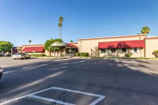 10338 W Caron Dr, Sun City, AZ 85351 - Photo 43