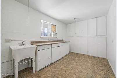 10338 W Caron Drive, Sun City, AZ 85351 - Photo 29