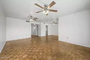 10338 W Caron Dr, Sun City, AZ 85351 - Photo 13