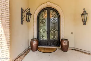 2266 E Mallory Cir, Mesa, AZ 85213 - Photo 9