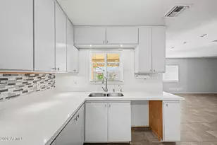 3907 E Mulberry Dr, Phoenix, AZ 85018 - Photo 11