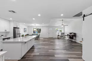 2327 N 31st St, Phoenix, AZ 85008 - Photo 13