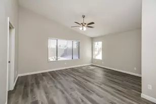 1233 S Colonial Dr, Gilbert, AZ 85296 - Photo 9