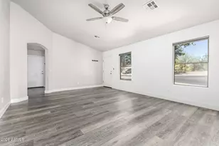 993 S 239th Dr, Buckeye, AZ 85326 - Photo 9