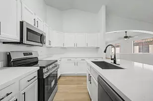 14943 W Port Royale Ln, Surprise, AZ 85379 - Photo 11