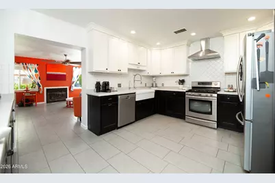 935 E Oregon Avenue, Phoenix, AZ 85014 - Photo 15