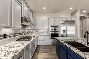 2046 N Steele Cir, Mesa, AZ 85207 - Photo 19