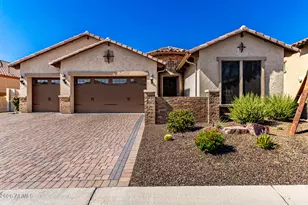 2046 N Steele Cir, Mesa, AZ 85207 - Photo 9