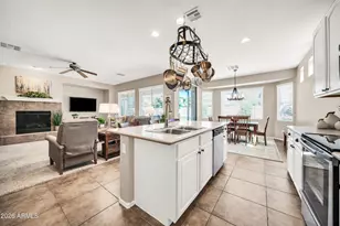 2214 W Hedgehog Pl, Phoenix, AZ 85085 - Photo 11