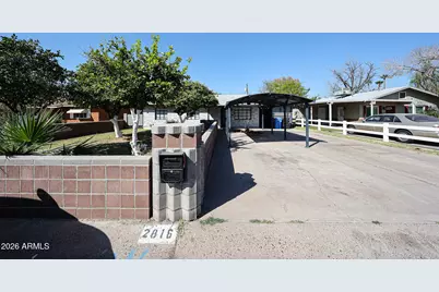 2816 N 33rd Place, Phoenix, AZ 85008 - Photo 1
