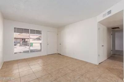 615 N Arrowhead Drive #Apt 4, Chandler, AZ 85224 - Photo 5